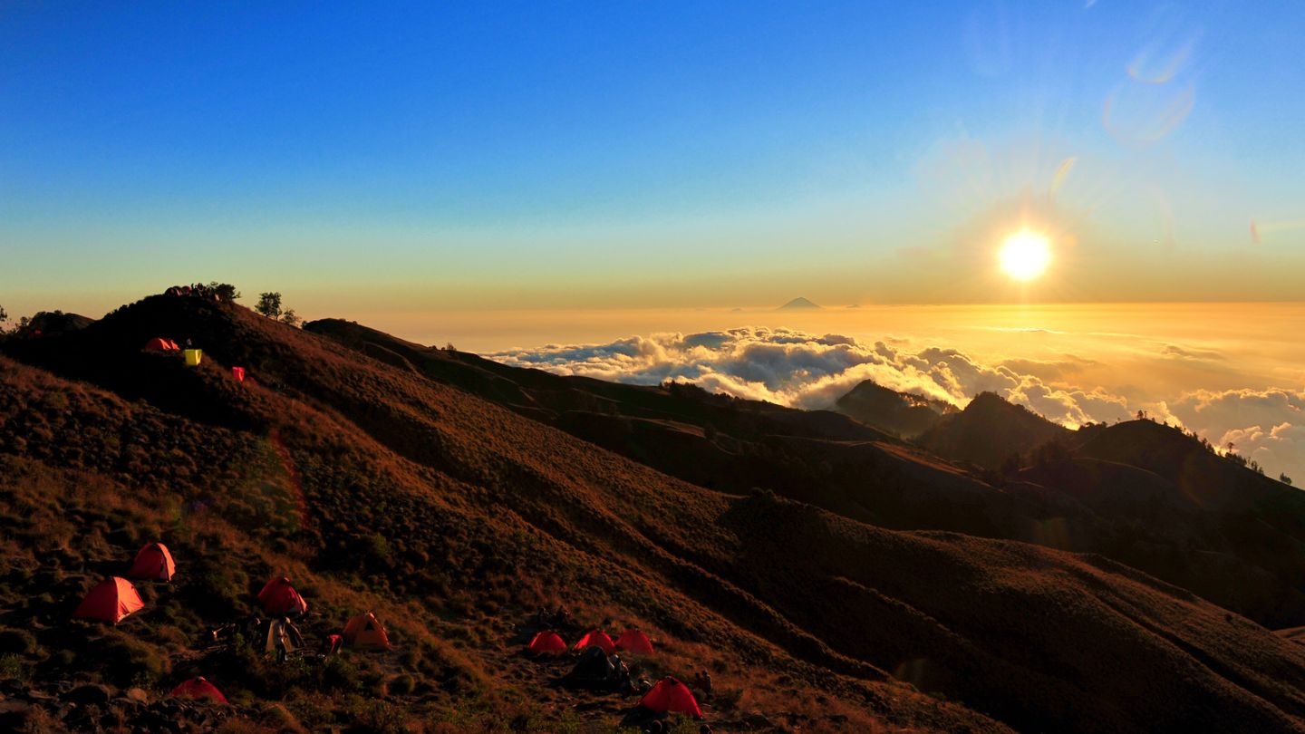Volcán Rinjani Lombok trekking 3 días 3726m fuego lago Segara Anak