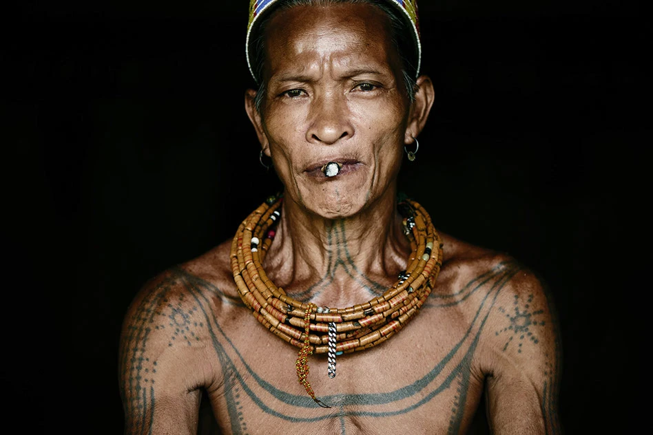 Tribu Mentawai sikerei chaman tatuajes tradicionales Sumatra Indonesia