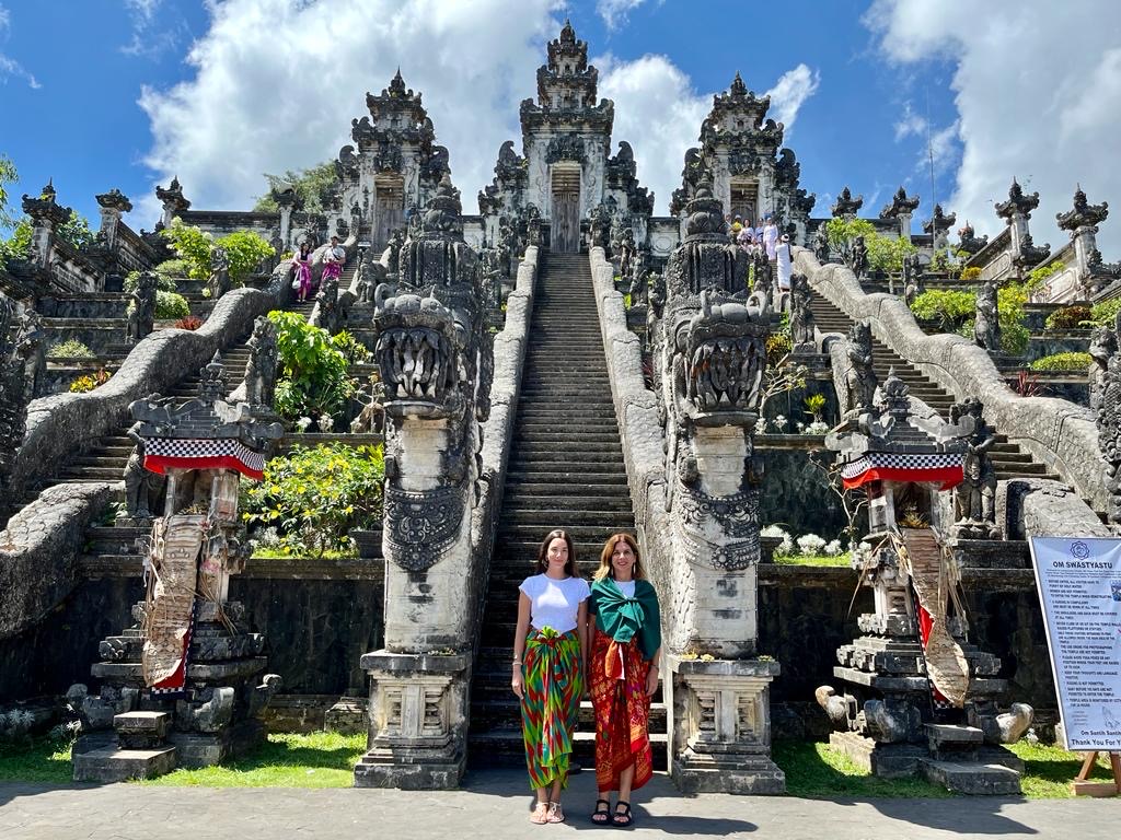 Pareja viaje Bali experiencia real clientes En Bali